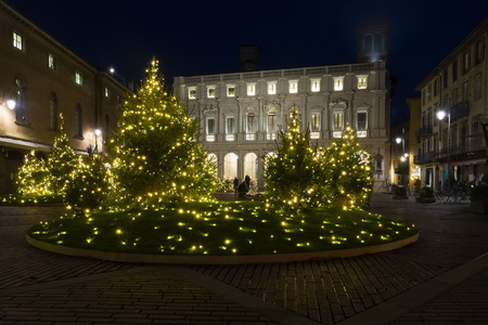 BERGAMO, Italy: 4 December 2019: Piazza Vecchia, Contarini fountain and bells tower called Campanone. Lombardy, Italy.のeditorial素材