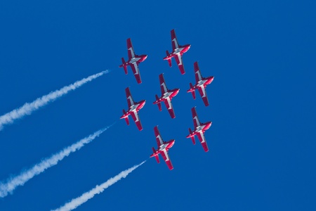 SAN FRANCISCO, CA - OCTOBER 9: The Snowbirds Demonstration Team (431 Squadron), demonstrate the skill, professionalism, and teamwork of Canadian Forces personnel during Fleet Week on October 9, 2011 in San Francisco, CA. のeditorial素材