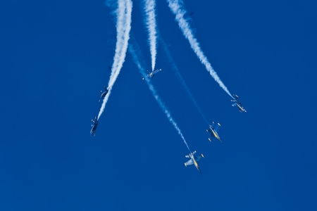 SAN FRANCISCO, CA - OCTOBER 7: US NAVY Demonstration Squadron Blue Angels, flying on Boeing F/A-18 Hornet showing precision of flying and the highest level of pilot skills during Fleet Week on October 7, 2012 in San Francisco, CA. のeditorial素材