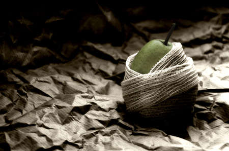 pear,  fruits,  fresh,  market,  citrus,  healthy,  vitamins,  isolated,  comparison,  colors,  row,  arrange,  round,  shape,  bandage,  bandaid,  brown,  cpr,  cross,  cure,  duo,  first,  aid,  heal,  patch,  health,  healthcare,  medical,  injury,  inの写真素材