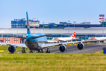 CZECH REPUBLIC, Prague - 2018/07/07: Landing and Arrivals on Vaclav Havel airport, Prague, Korean Air jumbojet Boeing 747-8のeditorial素材
