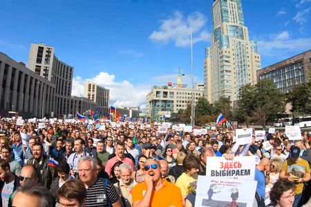 Moscow, Russia-July 27, 2019: People at a rally in Moscow are opposed to the removal of independent candidates for elections to the Moscow City Duma.のeditorial素材
