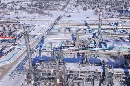 Oil refinery and petrochemical plant in winter.の写真素材