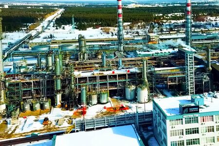 Oil refinery and petrochemical plant in winter.の写真素材