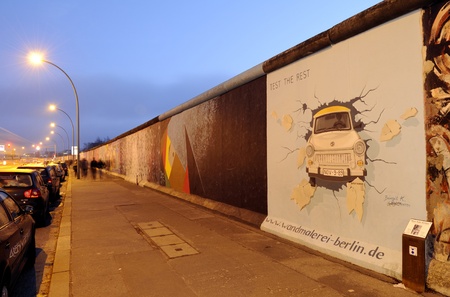 east side gallery in berlinのeditorial素材