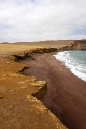 Cliff coast of Atacama desert near Paracas in Peruの写真素材