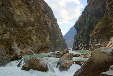 Tiger Leaping Gorge  hutiaoxia  near Lijiang, Yunnan Province, Chinaの写真素材