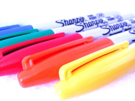 KUALA LUMPUR, MALAYSIA - OCTOBER 16, 2017 : A set of colourful marker pen on isolated white background. Variety colour of marker pen that used to draw on presentation paper.のeditorial素材