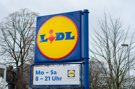Soest, Germany - December 16, 2017: Logo Sign LIDL. LIDL Stiftung & Co. KG.のeditorial素材