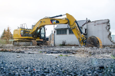 Soest, Germany - December 30, 2018: Cat 323 Hydraulic Excavator Caterpillarのeditorial素材