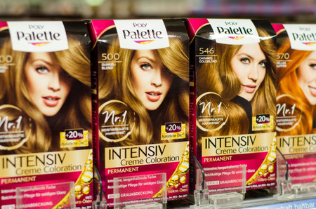 Soest, Germany - January 3, 2019: Poly Palette hair dye for sale in the shop.のeditorial素材