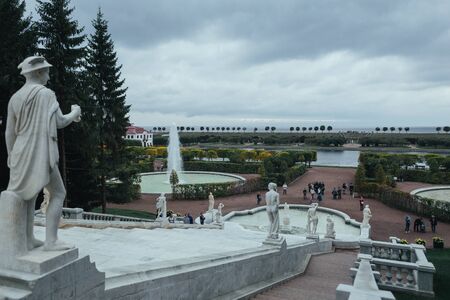 Saint Petersburg, Russia - 18 September 2015 - The Gold Mountain cascade fountaine in park of the Marli, Peterhofのeditorial素材
