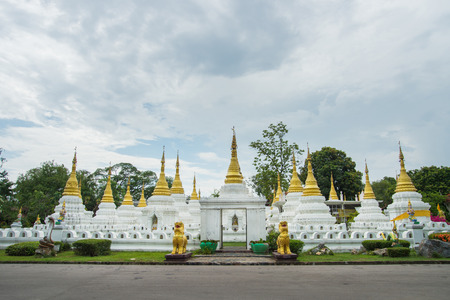 Chedee Sao temple Lampang, Thailandの写真素材