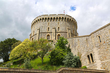 Windsor, Great Britain -May 25, 2016: Windsor Castle, Round Tower at Windsor Castle on a spring day.のeditorial素材