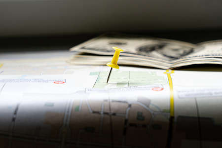 Map pinpoint money yellow green emigration moving relocation coronavirus transportation problemの写真素材
