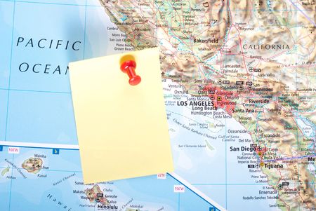 Yellow Note and red pin on map of Los Angelesの写真素材