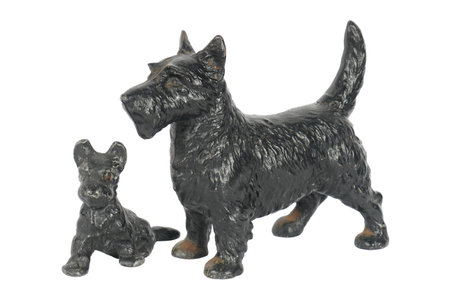 Plastic figurine of a dog and a cat on a white backgroundの写真素材