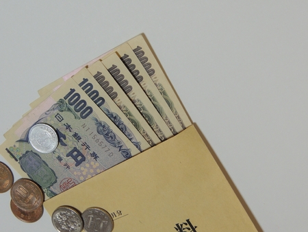 Pay envelope with cash