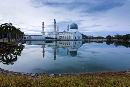 Reflection of Likas Mosque at Borneo, Sabah, Malaysiaの写真素材
