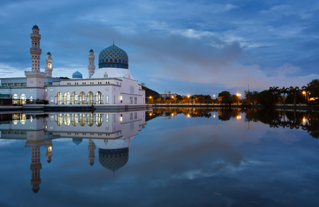 Reflection of Kota Kinabalu mosque at blue hour in Sabah, Borneo, Malaysiaの写真素材