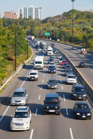 TORONTO, CANADA - 29TH SEPTEMBER 2014: A view of the Don Valley Parkway showing lots of trafficのeditorial素材