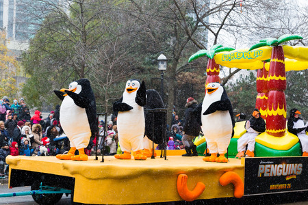 TORONTO, CANADA - 16TH NOVEMBER 2014: A float taking part in the Santa Clause Parade in Torontoのeditorial素材