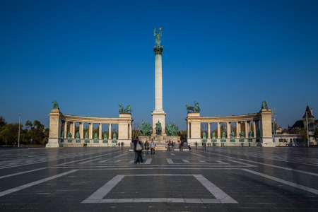 BUDAPEST, HUNGARY - 31ST OCTOBER 2015: The Millennium Memorial at Heroes' Square in Budapest during the day. People can be seen.のeditorial素材