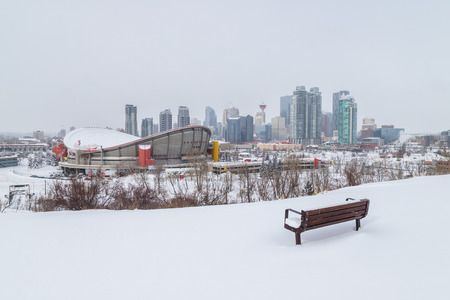 CALGARY, CANADA -  4TH MARCH 2018: A view of the Calgary Skyline in the winter from Scotsman's Hill. Showing snow, architecture and buildings.のeditorial素材