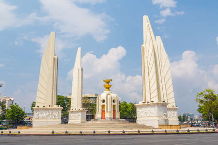 BANGKOK, THAILAND - 17TH MARCH 2017: The Democracy Monument in central Bangkok. The monument was built to honor the Thai constitution.のeditorial素材