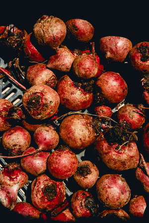 Organic red beets on display at local farmers marketの写真素材