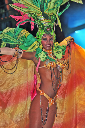 HAVANA, CUBA, MAY 7, 2009  An astonishing singer in a green hat performing in Tropicana in Havana, Cuba, on May 7, 2009 のeditorial素材