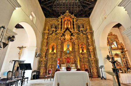 REMEIDOS, CUBA, MAY 7, 2009  An altar in the church Iglesia Mayor, in Remeidos, Cuba, on May 7th, 2009 のeditorial素材