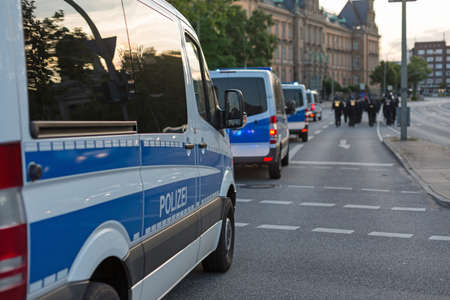 german police forces in a large scale operation in Hamburg