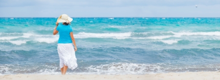 Beautiful woman and seaの写真素材