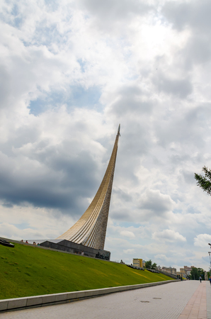 Monument dedicated to the launch of the first Earth satellite by the Soviet Union. It is located near the Exhibition of Achievements of the National Economy.のeditorial素材