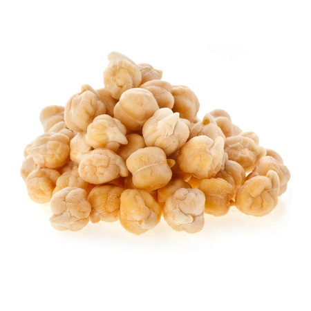 chick-peas heap isolated on white backgroundの写真素材