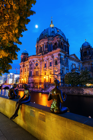 Berlin, Germany - May 16, 2016: night view of Berlin Cathedral. The current building was finished in 1905 and is a main work of Historicist architecture of the Imperial Eraのeditorial素材