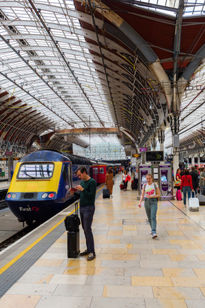 London, UK - June 19, 2016: London Paddington station with unidentified people. Much of the main-line station dates from 1854 and was designed by Isambard Kingdom Brunelのeditorial素材