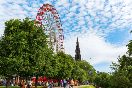 Edinburgh, Scotland - September 11, 2016: Princes Street Gardens in Edinburgh with unidentified people. It is a public park in the centre of Edinburgh, created in two phases in the 1770s and 1820sのeditorial素材
