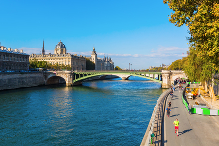 Paris, France - October 16, 2016: view over the Seine with and unidentified people. Paris is the capital of France and one of Europes major centres of finance, commerce, fashion, science, and the artsのeditorial素材