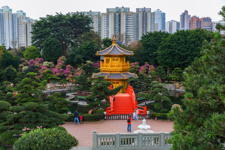 Hong Kong, Hong Kong - March 11, 2017: Nan Lian Garden Pavilion of Absolute Perfection with unidentified people. It's a Chinese Classical Garden in Diamond Hill, HK, designed in Tang Dynasty styleのeditorial素材