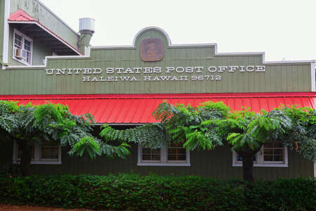 Haleiwa, Hawaii, US - November 06, 2019: US Post Office in Haleiwa. Haleiwa is the largest commercial center at the North Shore and a popular tourist destination for surfing and divingのeditorial素材