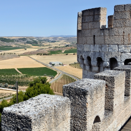 Landscape of Valladolid Province taken from Peñafiel Castle, Spain created in the 10th century and located at the Hillのeditorial素材