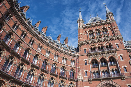 St Pancras international railway station in London, UK known for its Victorian architecture. Designed by George Gilbert Scott in 1865. The building being polychromatic is made of brickのeditorial素材