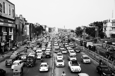 Heavy car traffic in the city center of Delhi, Indiaのeditorial素材