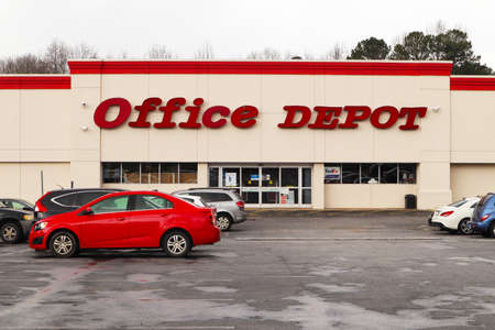 Dekalb County, Ga / USA - 02 29 20: Office Depot entrance and sign