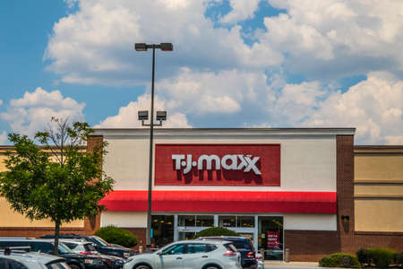 Loganville, Ga / USA - 07 20 20: T.J. maxx retail store view from the parking lot of the entrance and signのeditorial素材