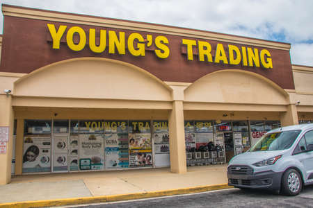 Doraville, Ga / USA - 07 06 20: View of an urban trading store, Young's Tradingのeditorial素材