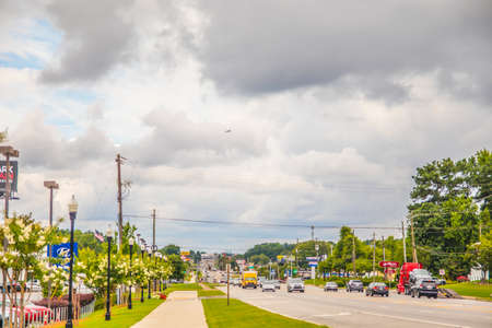 Gwinnett County, Ga / USA - 07 06 20: View of traffic on Buford Hwyのeditorial素材