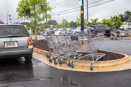 Gwinnett County, Ga  / USA - 05 27 20: LIDL grocery supermarket store shopping carts in the rainのeditorial素材